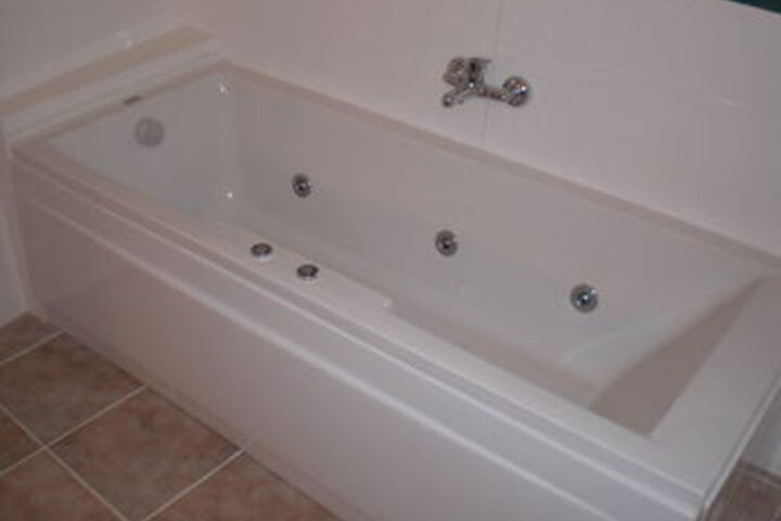 Hot Tub 31 of 34