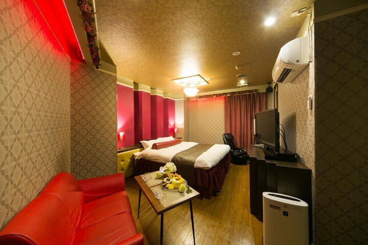 Room 18 of 49