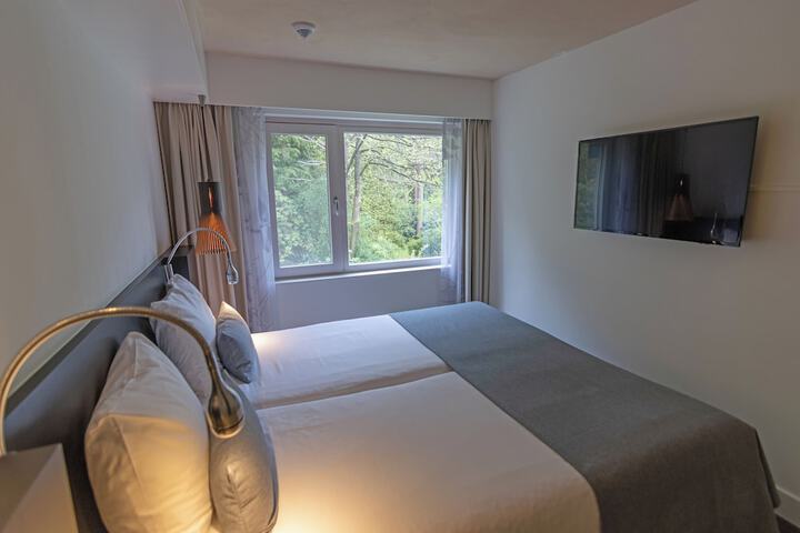 Room 6 of 36