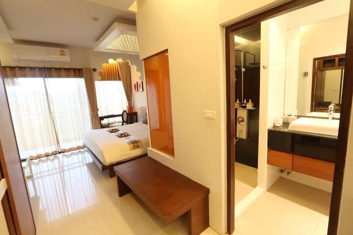Room 21 of 87