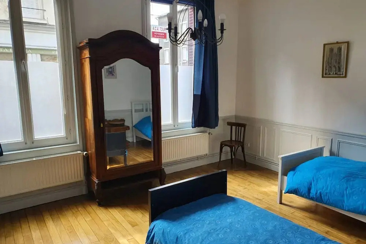 Room 3 of 9