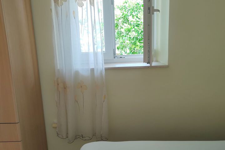 Room 9 of 53