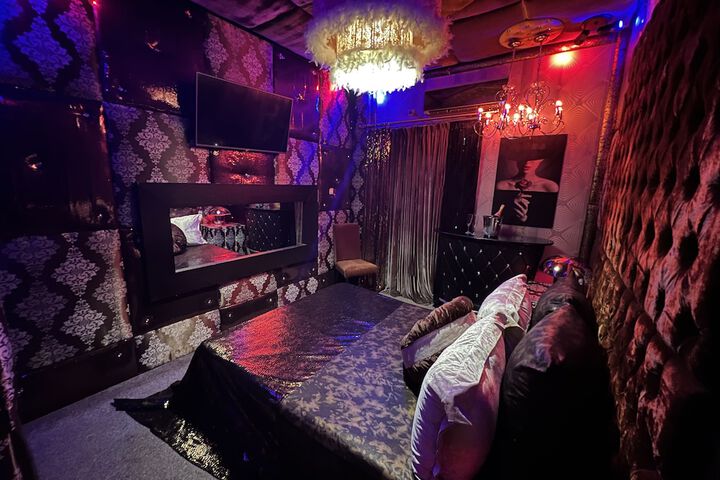 Room 60 of 96