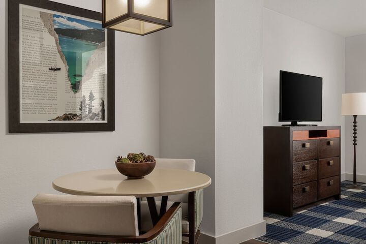 Room 6 of 36