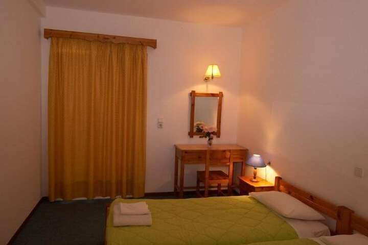 Room 9 of 26
