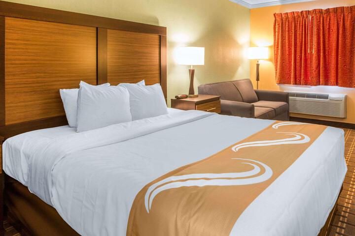 Standard Room, King or Two Doubles (1 of 9)