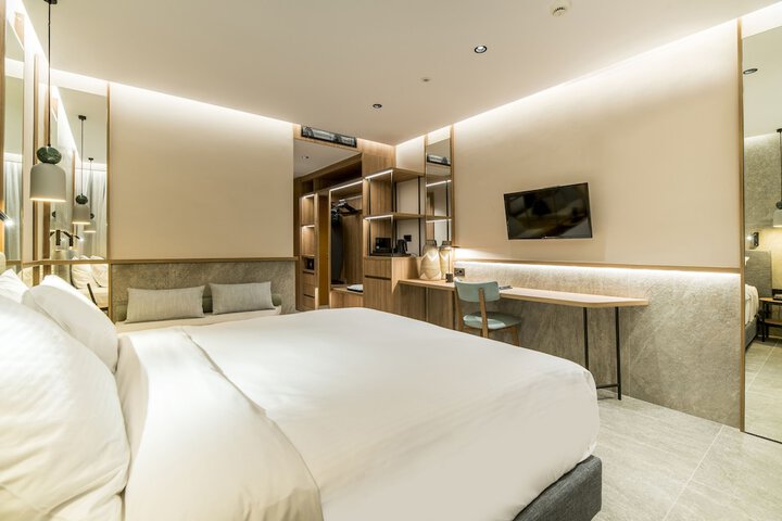 Room 15 of 332