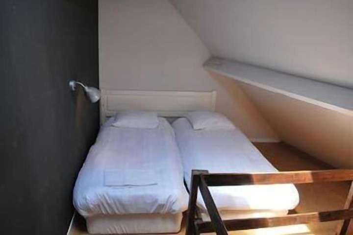 Room 20 of 42
