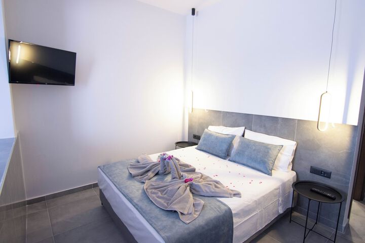 Room 13 of 37