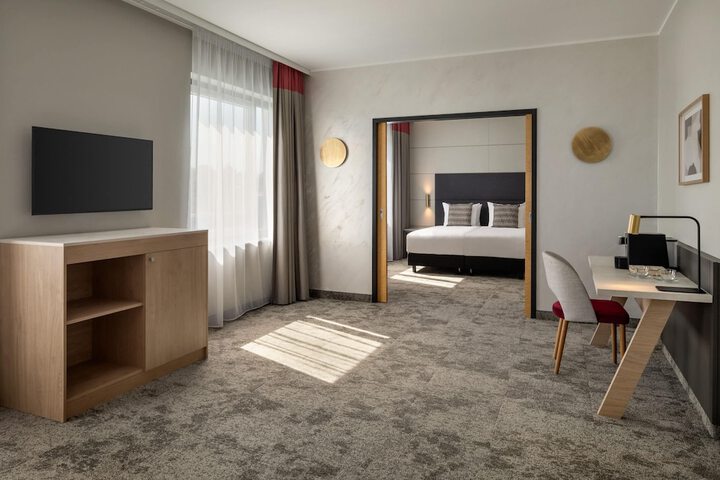 Room 48 of 121
