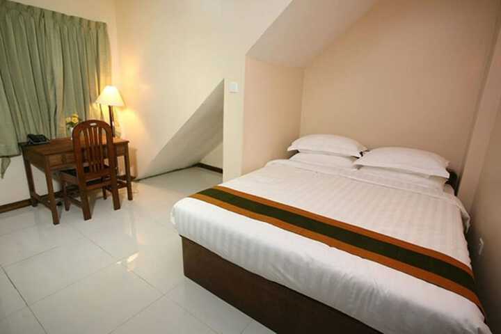 Room 8 of 24