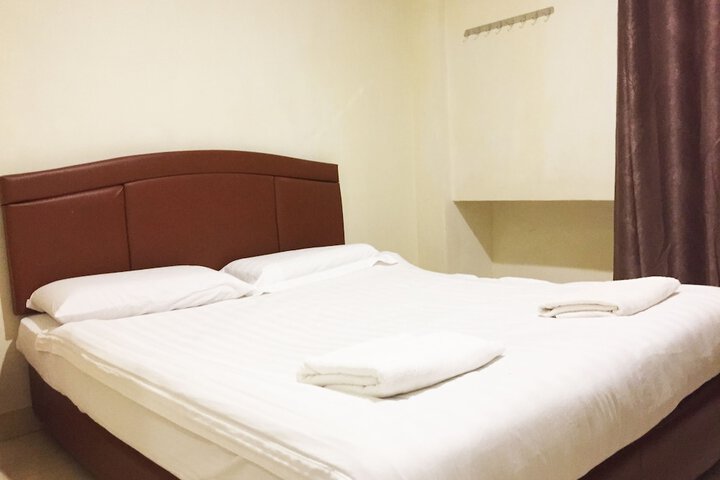 Room 5 of 22