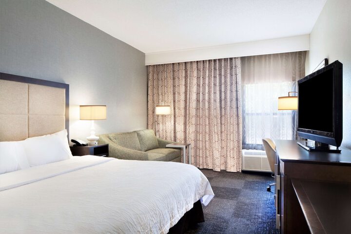 Room 21 of 38