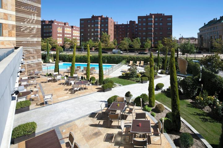 Pools & Facilities