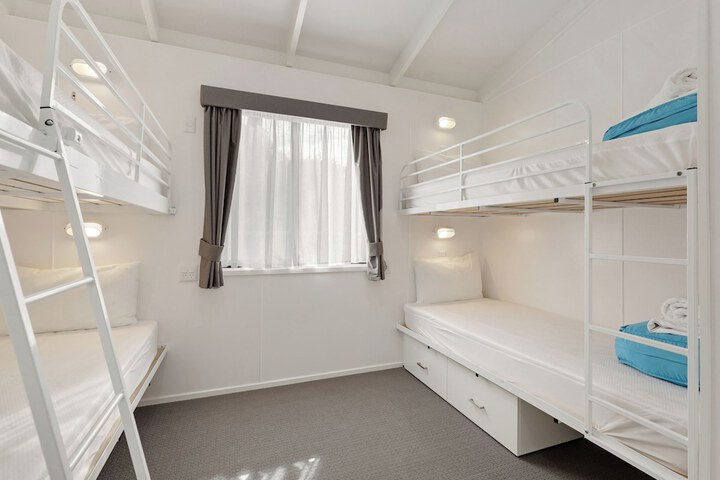 Room 13 of 84