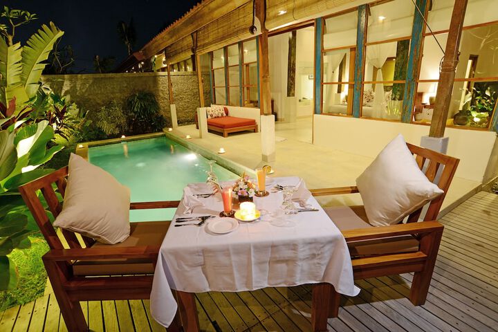 Pool Hotel