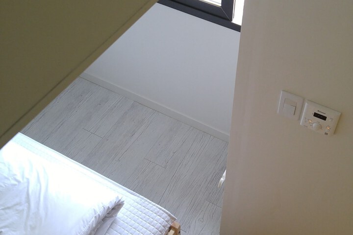 Room 14 of 177