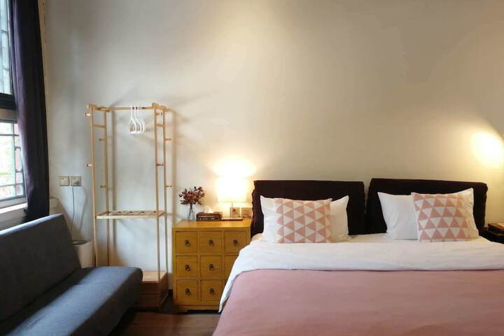 Room 25 of 74