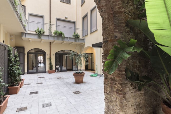 Hotel Exterior 178 of 189