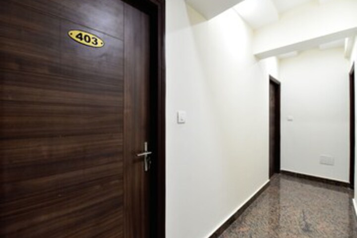 Ballroom/Hall 10 of 24