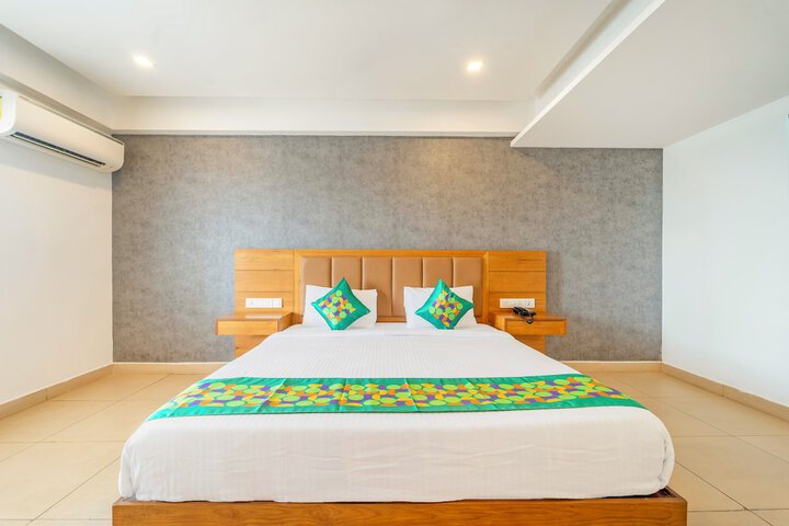 Room 9 of 35