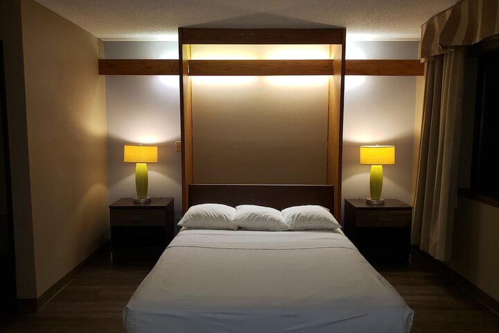 2 Queen Beds (7 of 19)