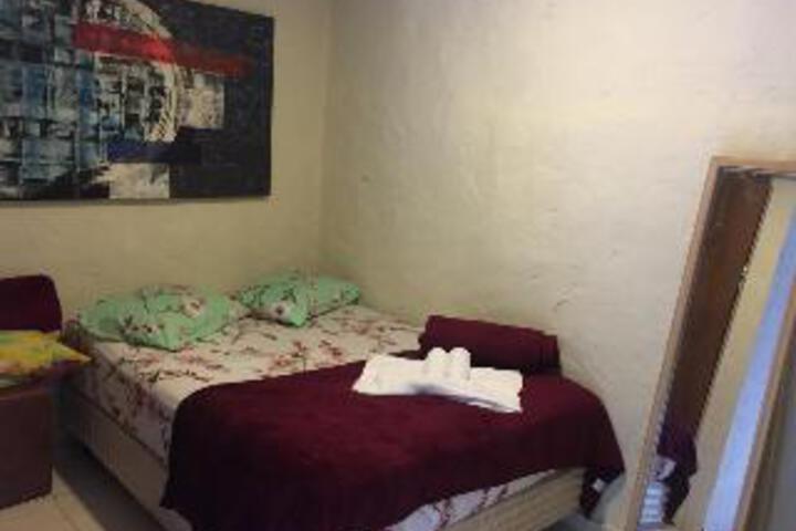 Room 10 of 14
