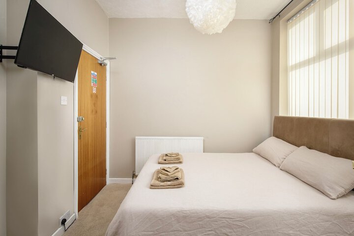 Room 35 of 59