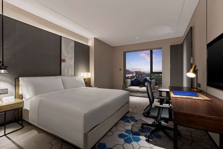 Room 16 of 51