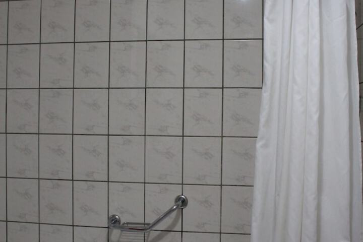 Room 42 of 79