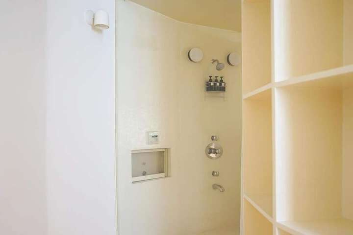Room 14 of 21