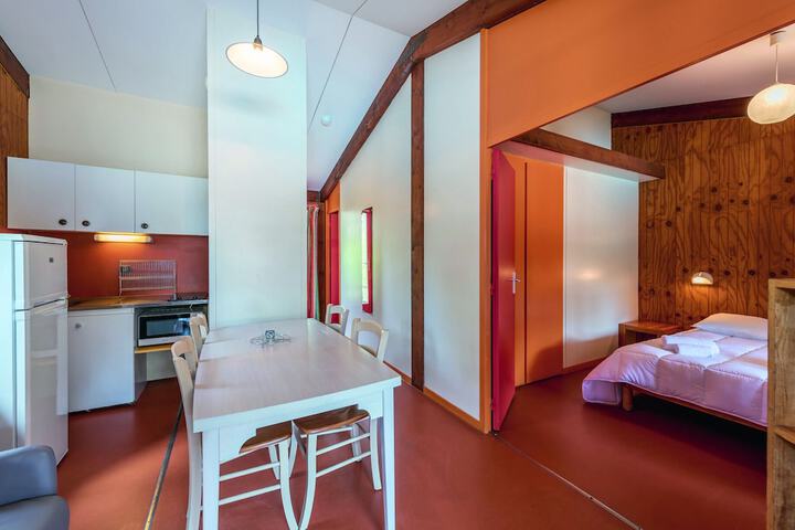 Room 10 of 39
