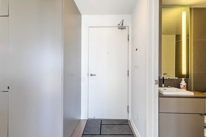 Room 103 of 136