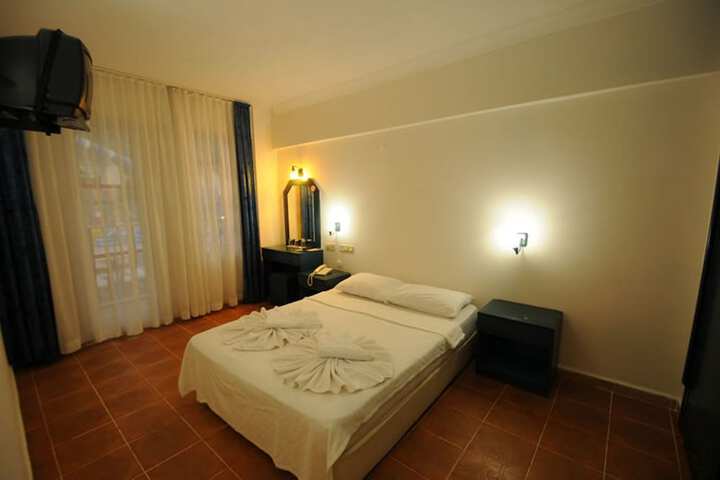 Room 4 of 73