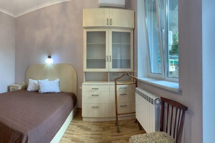 Room 7 of 28