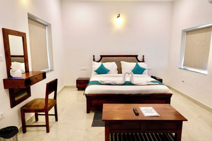 Room 2 of 16