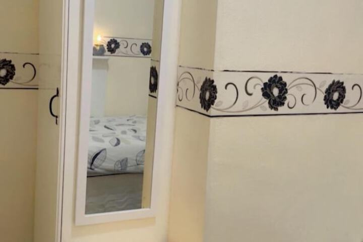 Room 15 of 143
