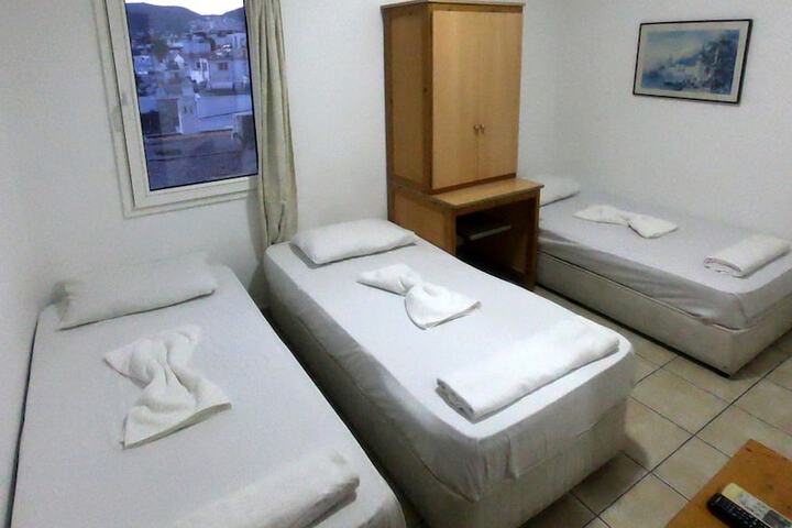 Room 26 of 99