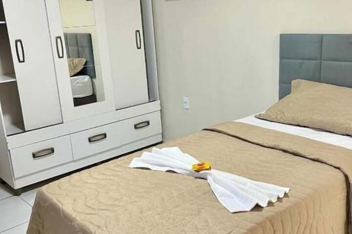 Room 8 of 16
