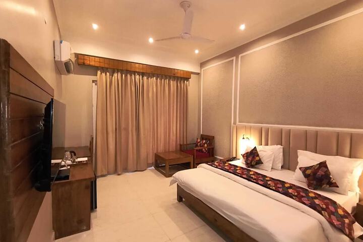 Room 13 of 24