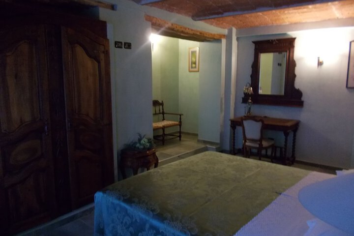 Room 12 of 38