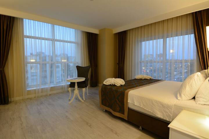 Room 19 of 77