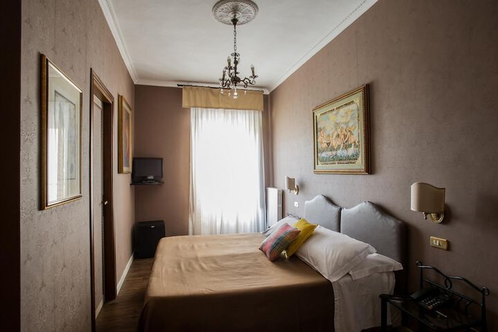 Room 46 of 90