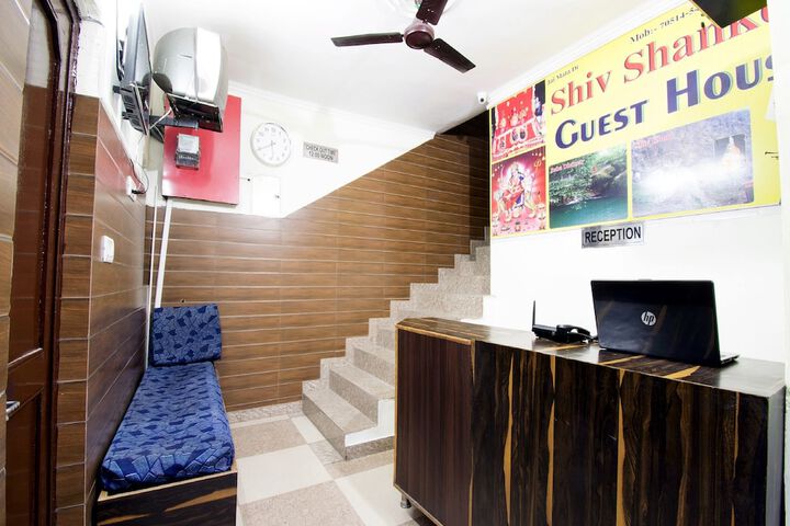 OYO 22932 HOTEL SHIV SHANKER