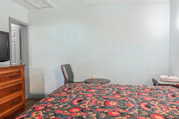 Room 14 of 110