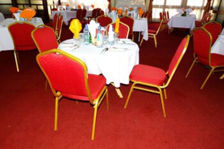 Dining 18 of 21