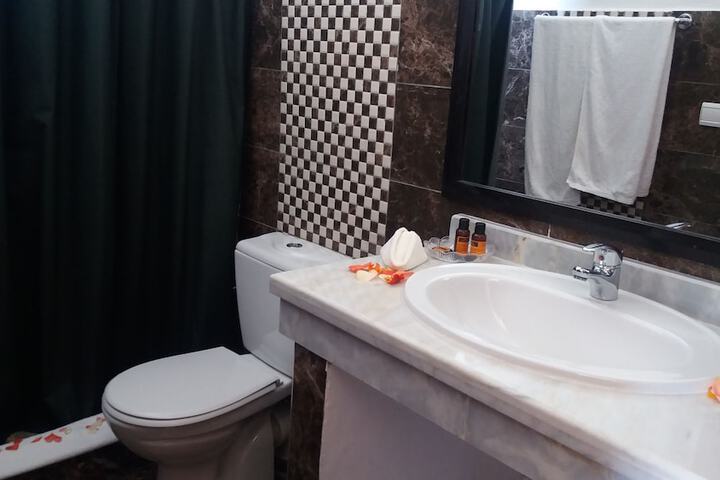 Room 10 of 17