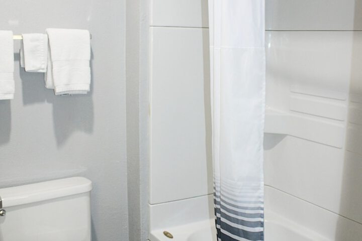 Double Accessible King Size Bed (3 of 4)