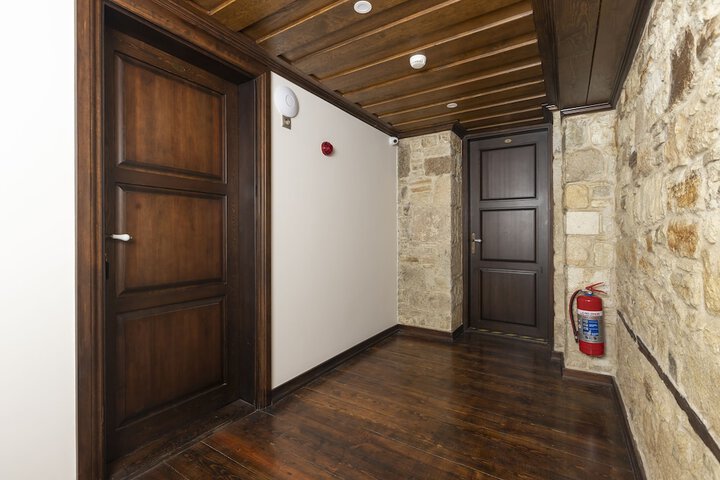 Room 44 of 86