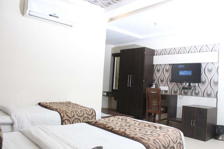 Room 15 of 47